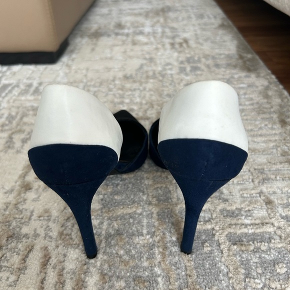 Beautiful ZARA TriColor (White, Black and Blue) Pointed Toe Heels in Size 36/ 6 - Picture 4 of 10